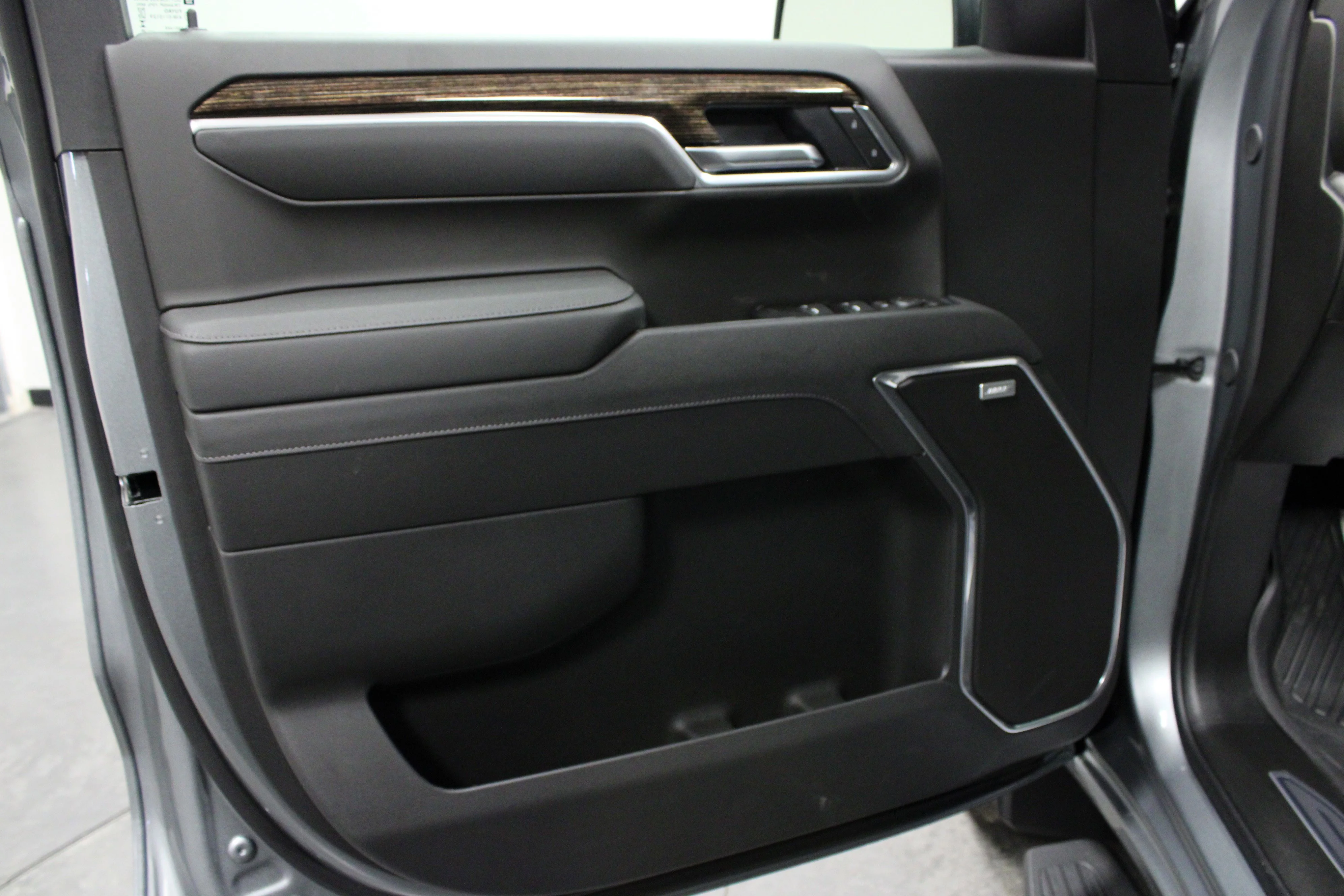 New 2026 Sterling Metallic GMC Elevation image 11