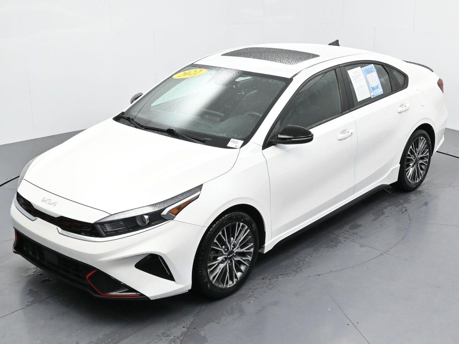 Used 2022 Snow White Pearl Kia GT-Line image 40