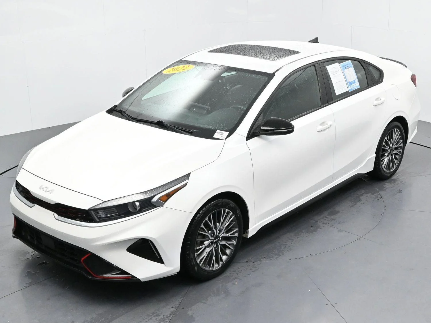 Used 2022 Snow White Pearl Kia GT-Line image 40