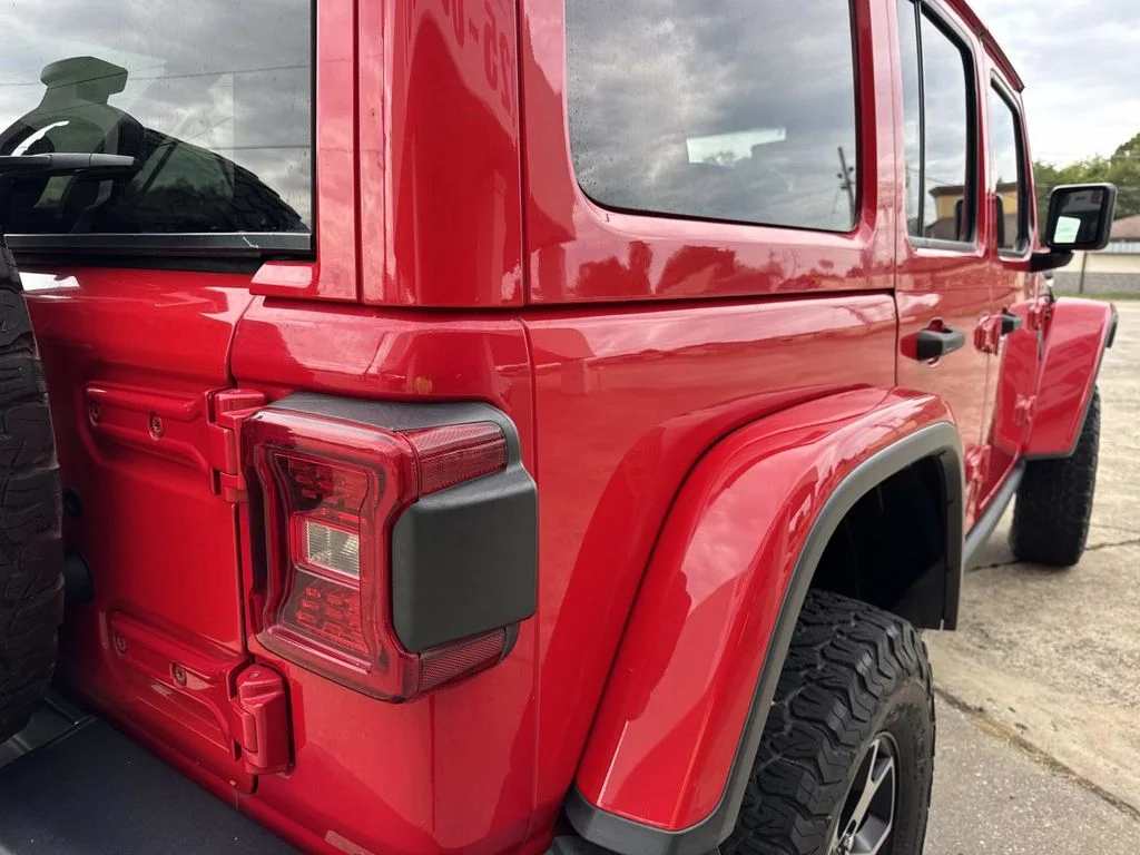 Used 2018 Red Jeep Unlimited Rubicon image 17