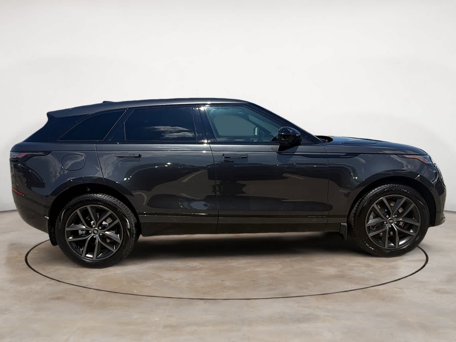 New 2026 Carpathian Grey Land Rover Belgravia Edition image 6