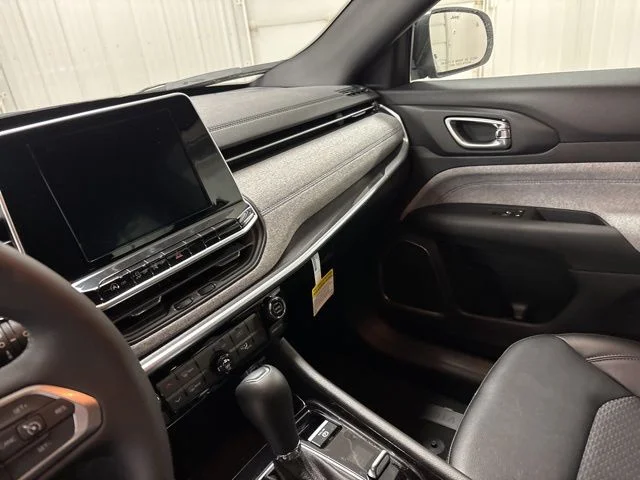 New 2026 Black Jeep Latitude image 9