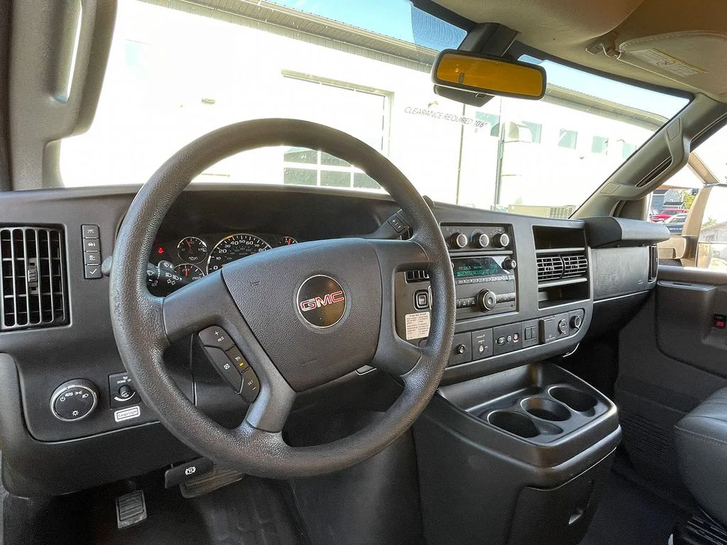 Used 2021  GMC Work Van image 22