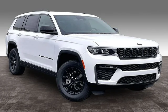 New 2026 Bright White Clear-Coat Exterior Paint Jeep Laredo image 2