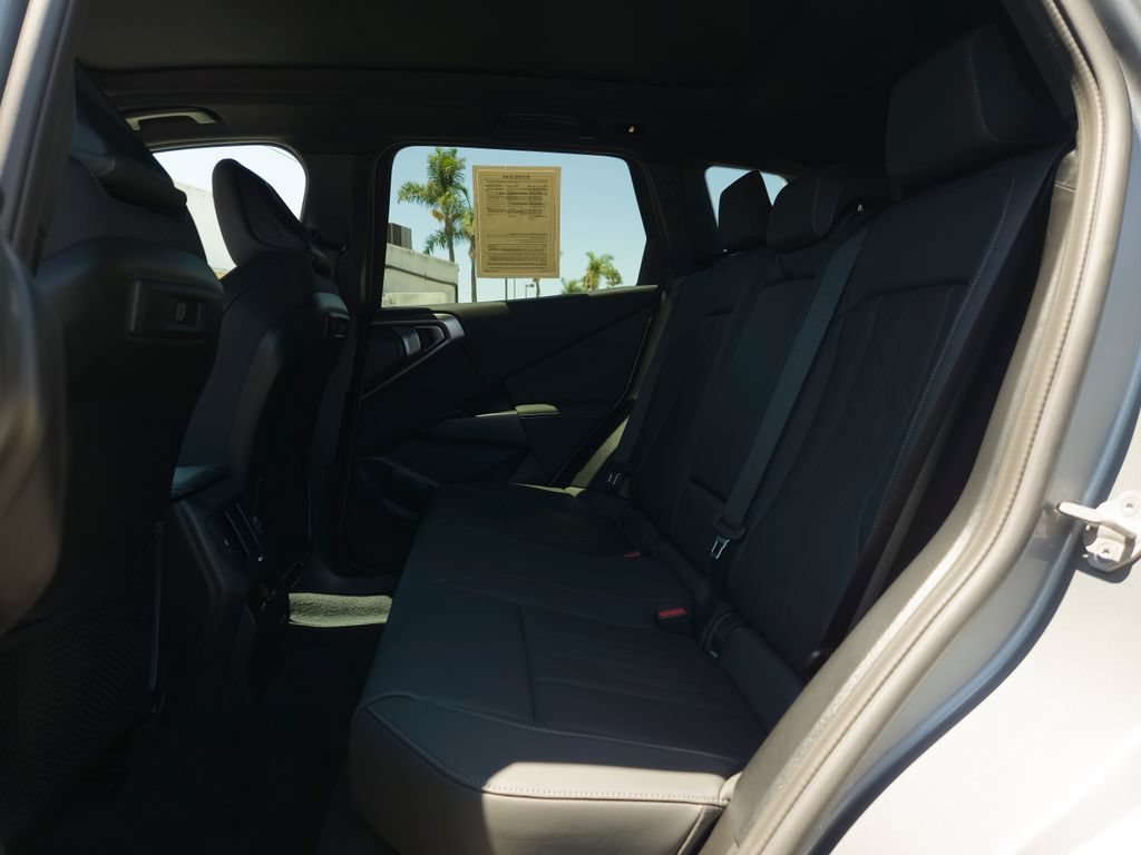 Used 2026 Skyscraper Grey Metallic BMW 30 xDrive image 9
