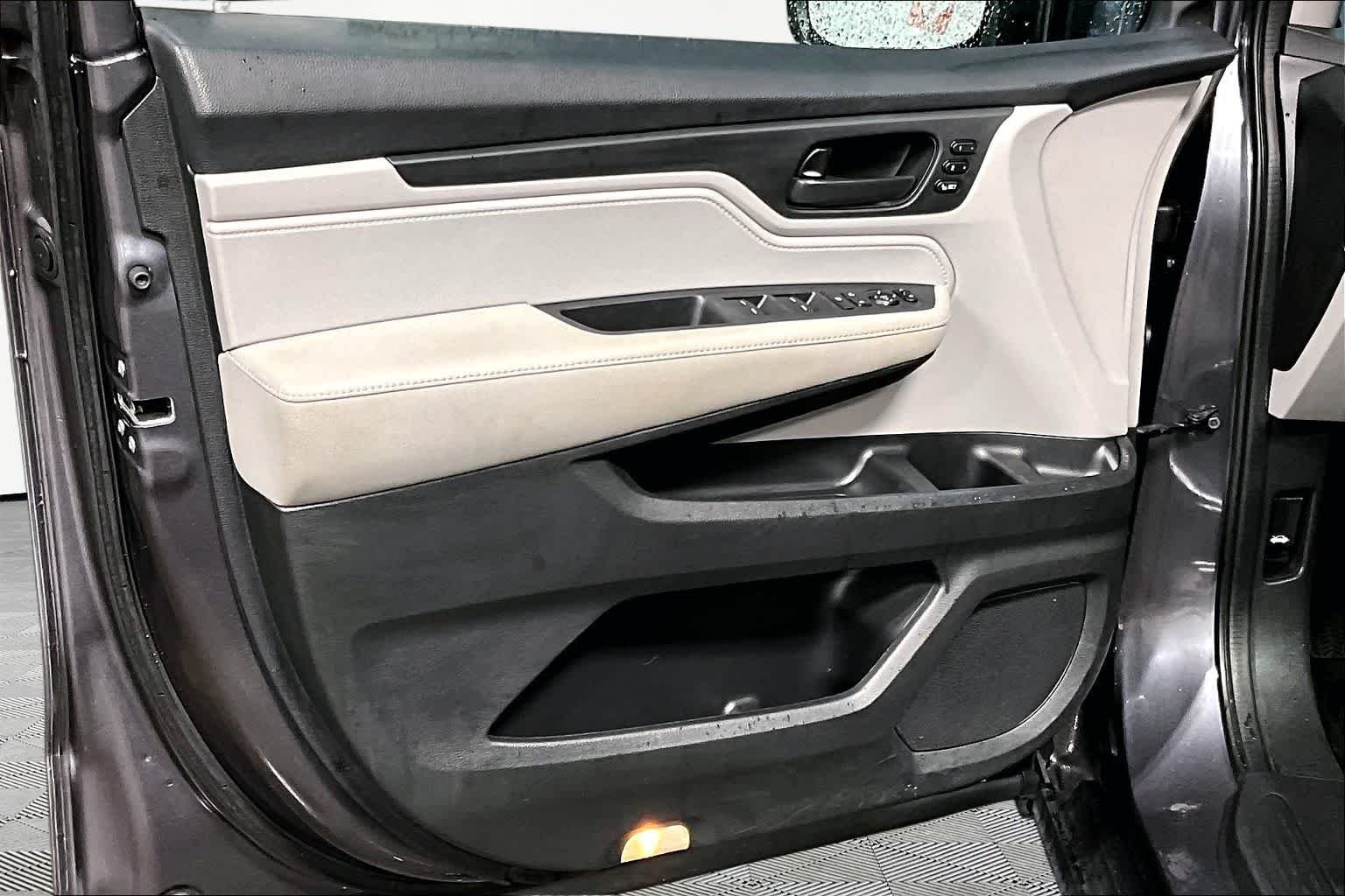 Used 2018 Modern Steel Metallic Honda EX-L image 21