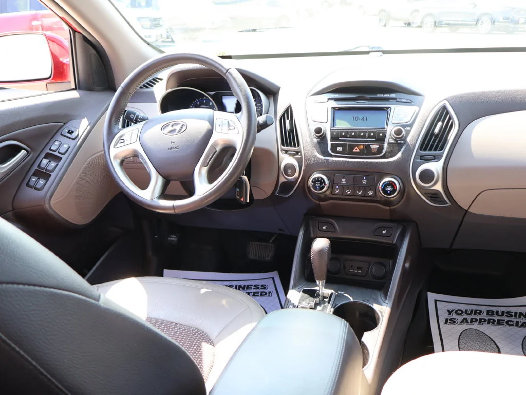 Used 2013 Garnet Red Hyundai GLS image 12
