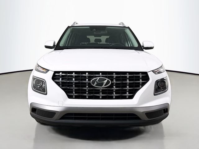 Used 2022 White Hyundai SEL image 2