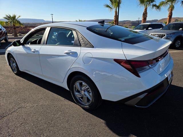 New 2026 White Hyundai SE image 19