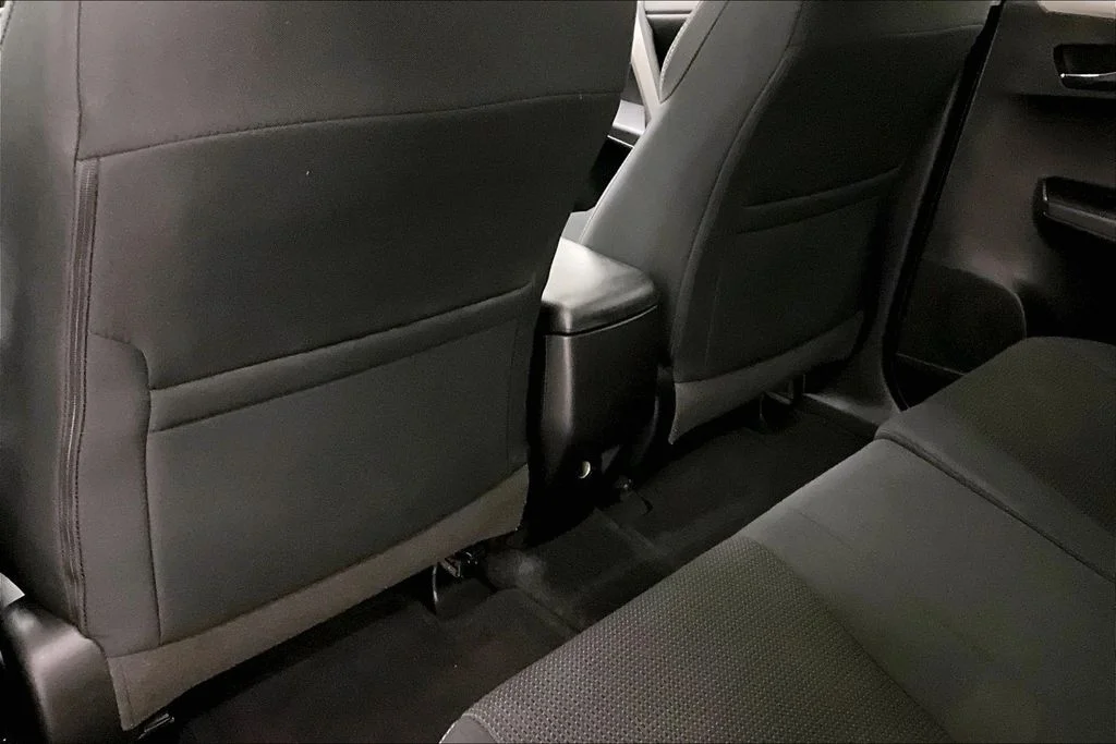 Used 2018 Black Toyota XLE image 10