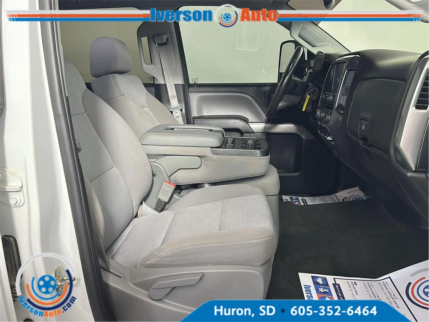 Used 2015 Summit White Chevrolet LT image 29