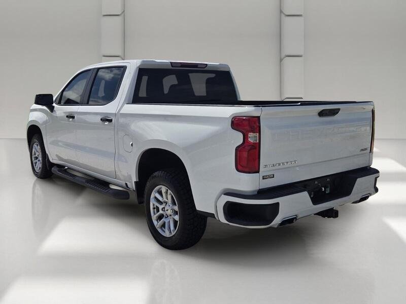 Used 2023 Summit White CHEVROLET 4WD CREW CAB 147" RST image 3