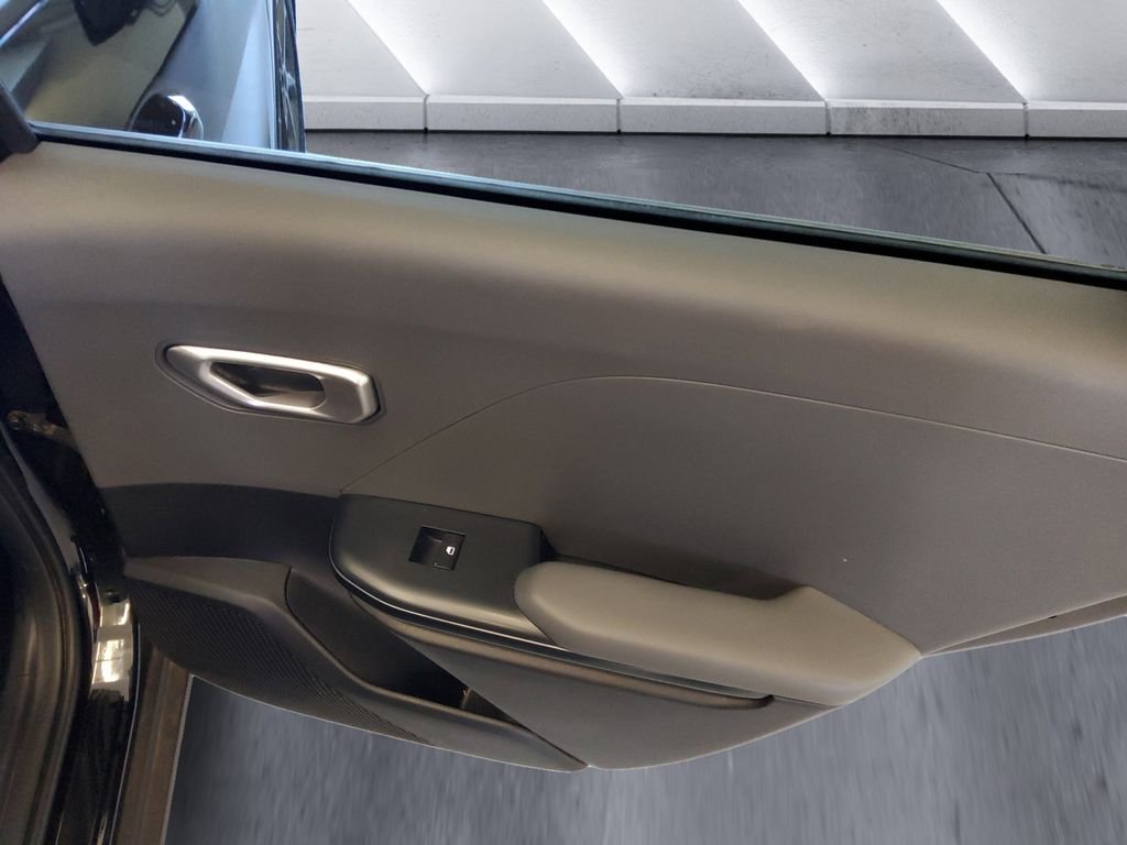 Used 2025 Black Kia LXS image 14