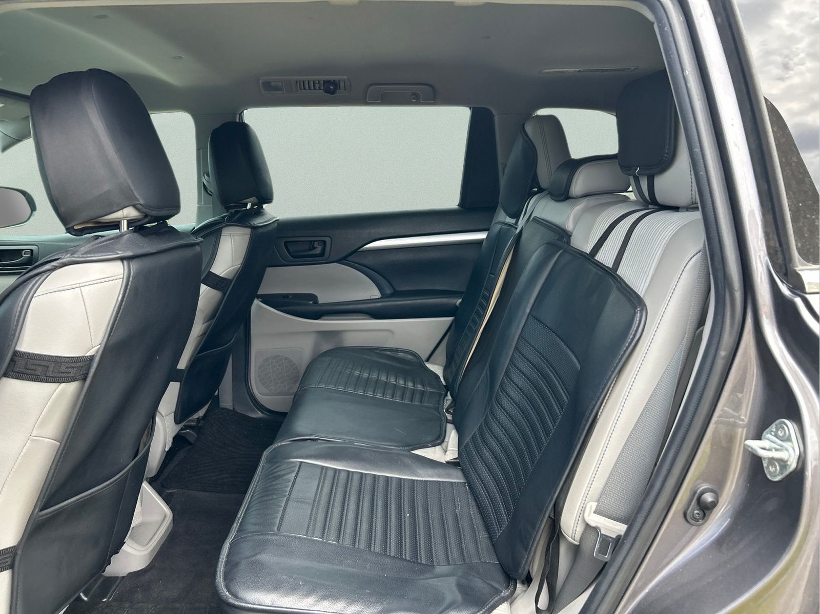 Used 2019 Gray Toyota LE Plus image 10