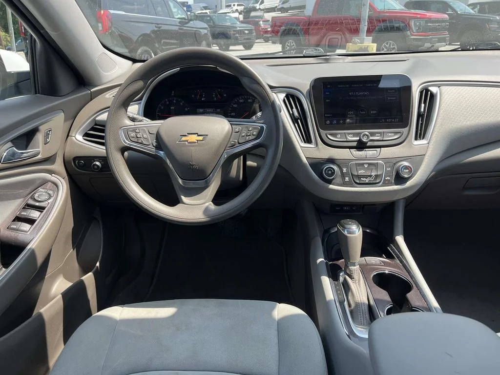 Used 2020 White Chevrolet LS image 11
