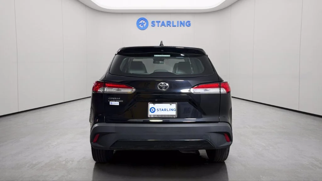 Used 2023 Black Toyota L image 7