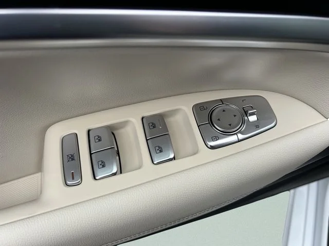 Used 2026 White Genesis 2.5T image 33