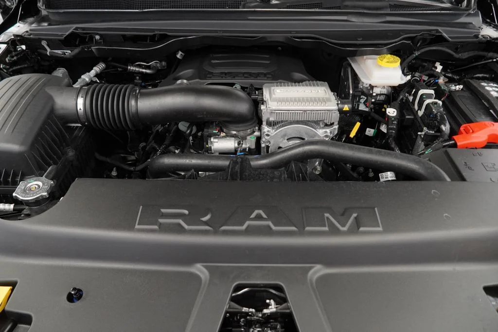 New 2026 Diamond Black Crystal Pearl-Coat Exterior Paint RAM Big Horn/Lone Star image 36