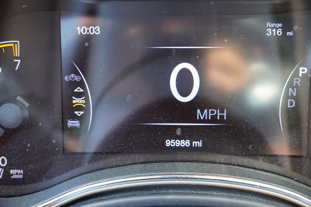 Used 2016 Red Jeep Summit image 9