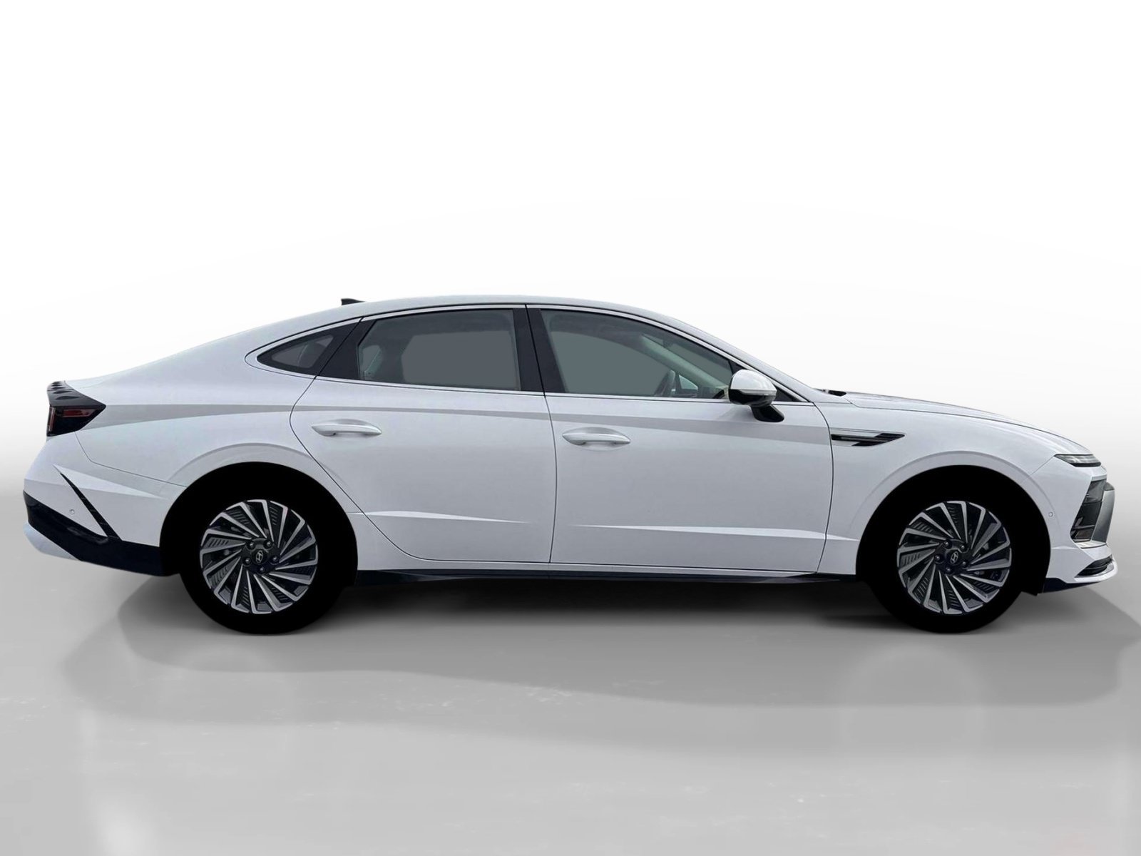New 2026 Serenity White Hyundai Limited image 9