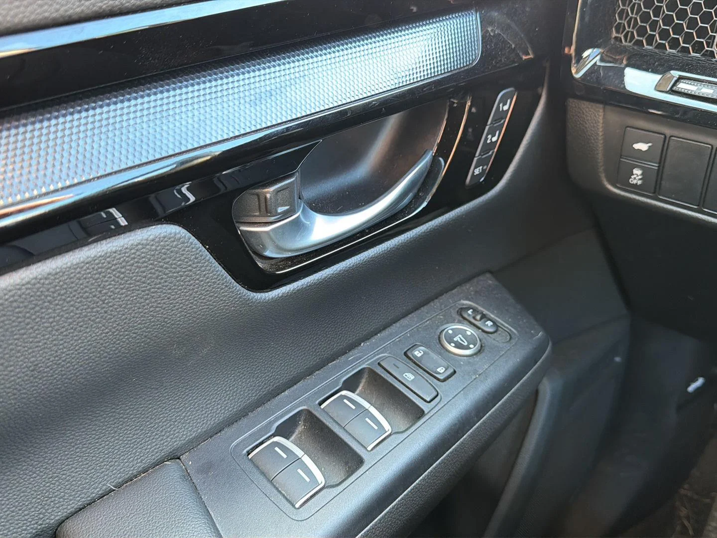 Used 2024 Canyon River Blue Metallic Honda EX-L image 16