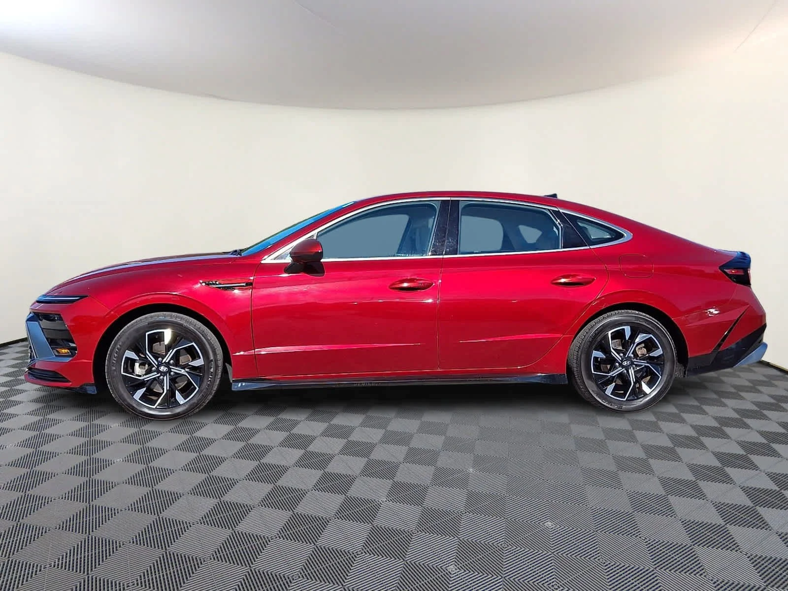 Used 2024 Ultimate red Hyundai SEL image 8