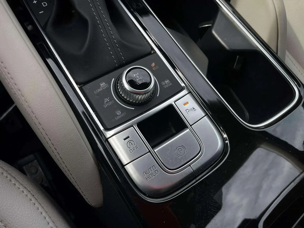Certified Used 2024 Gravity Gray Kia EX image 16