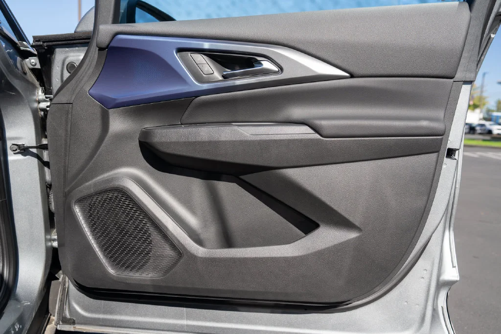 New 2026 Sterling Gray Metallic Chevrolet LT image 27