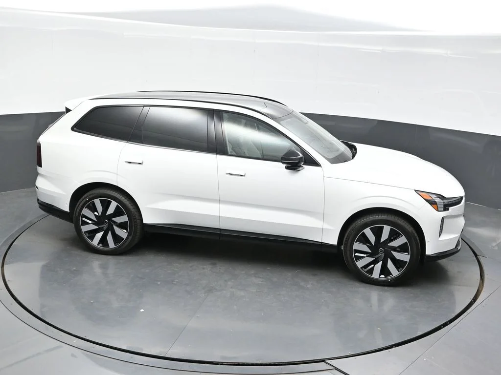 New 2026 Crystal White Volvo Twin Motor Plus image 36