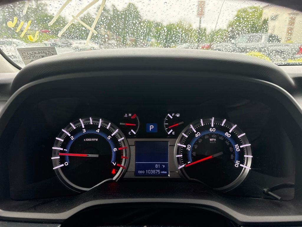 Used 2016 Gray Toyota SR5 image 9