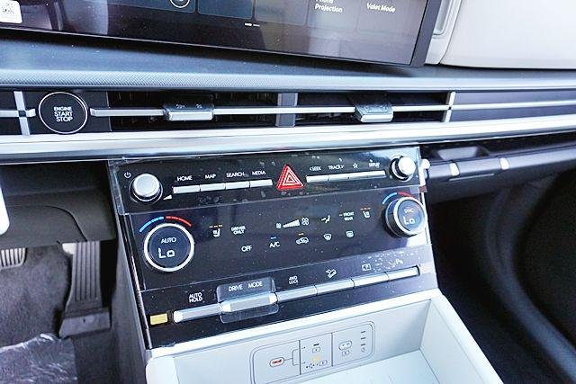 New 2026 Silver Hyundai SEL image 32