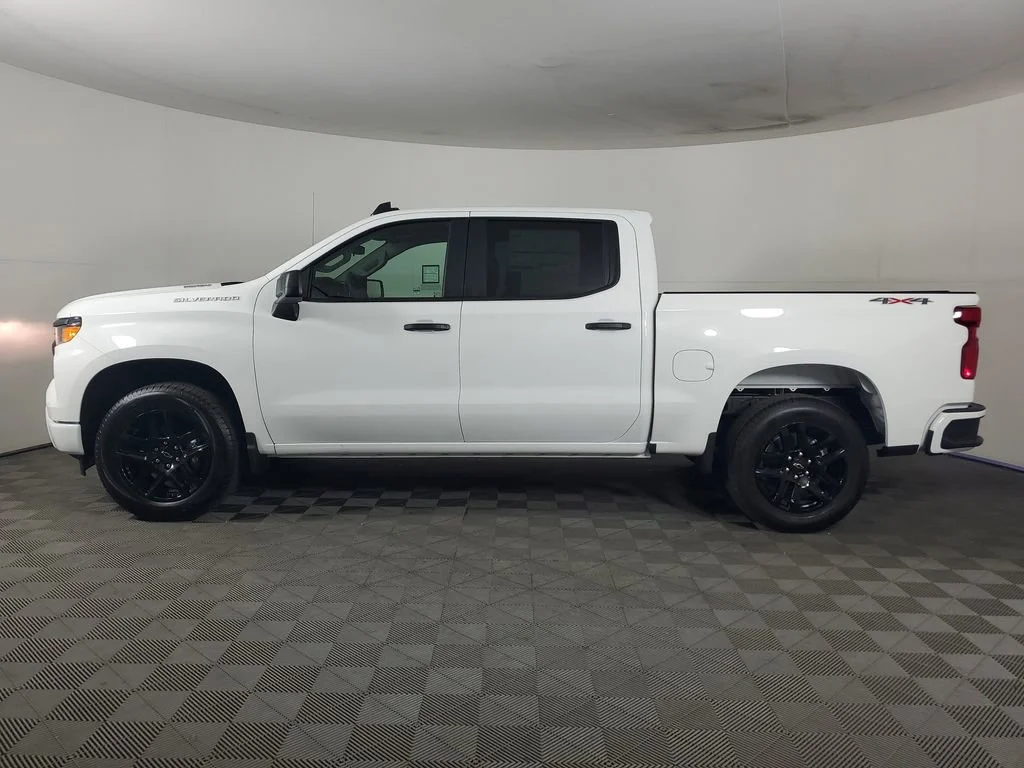 New 2026 Summit White Chevrolet Custom image 7