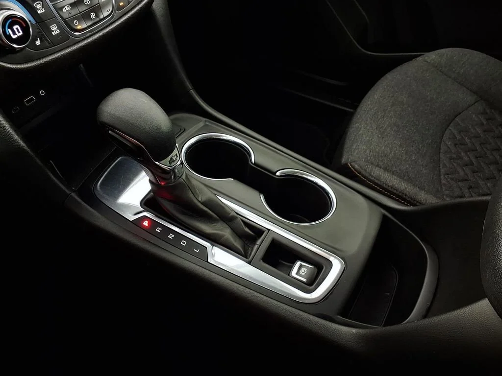 Used 2022 Summit White Chevrolet LT image 20