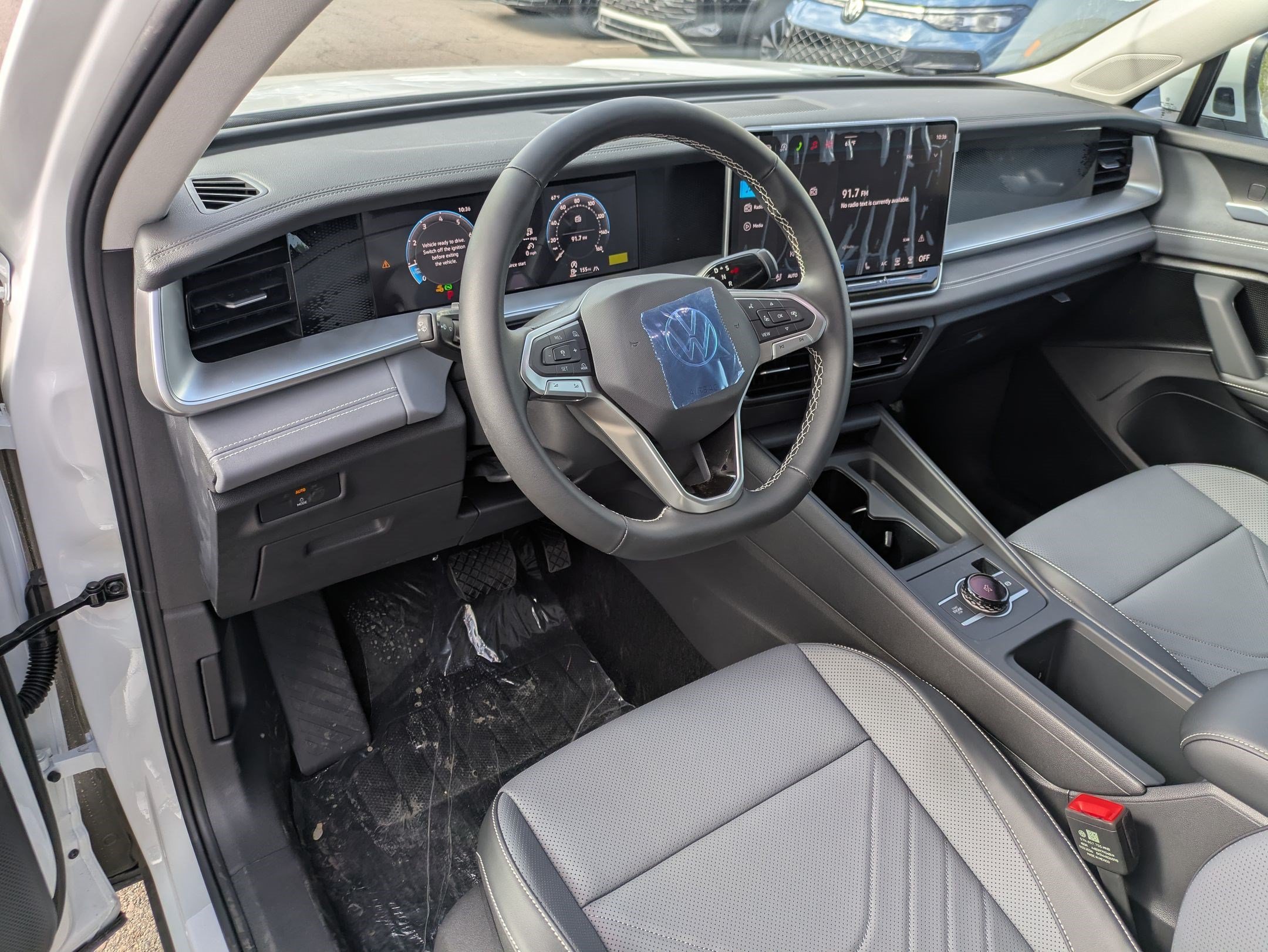 New 2026 Pure White Volkswagen SE image 10