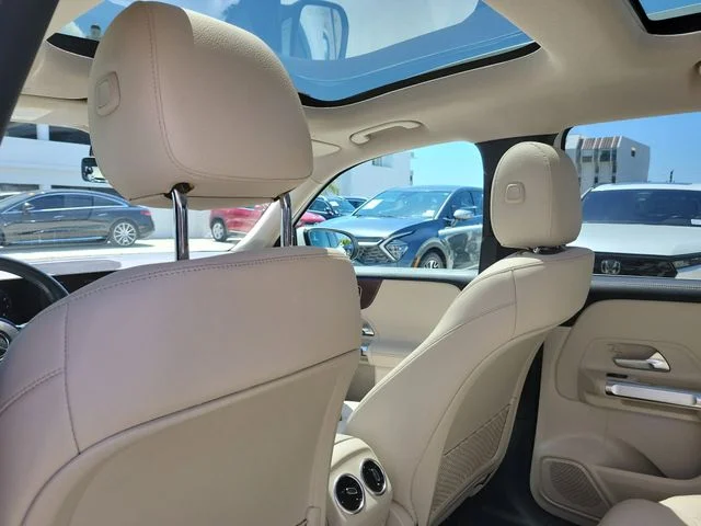Used 2023 White Mercedes-Benz GLB 250 image 14