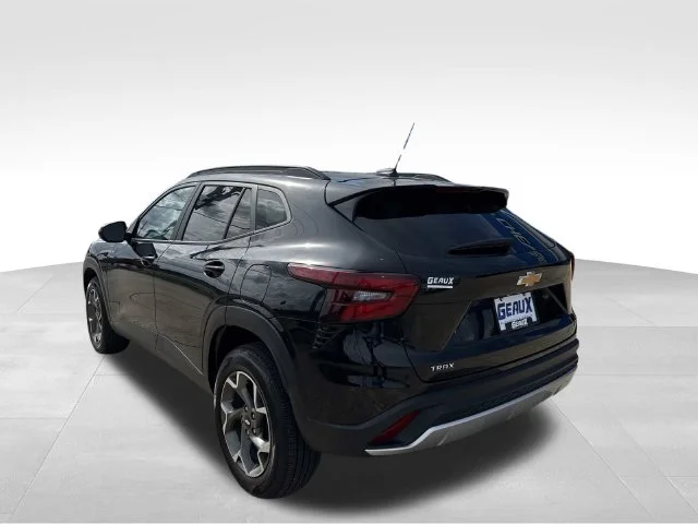 Used 2025 Black Chevrolet LT image 8