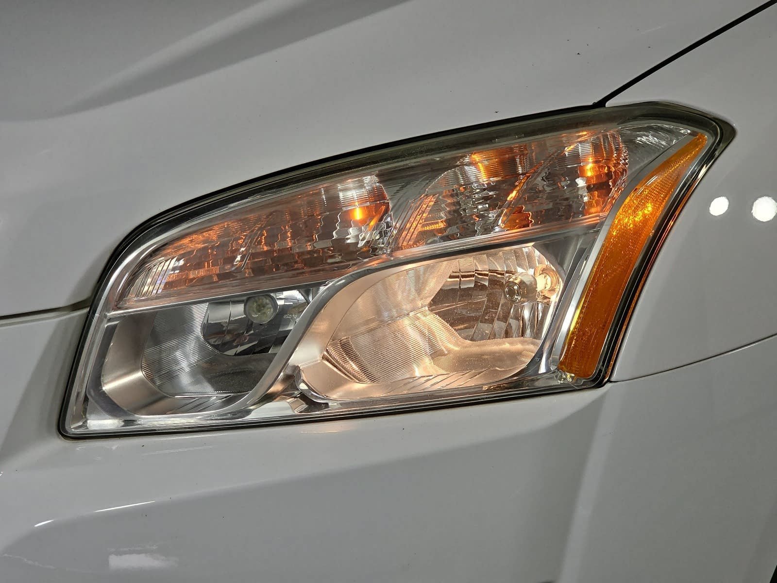 Used 2016 White Chevrolet LS image 28