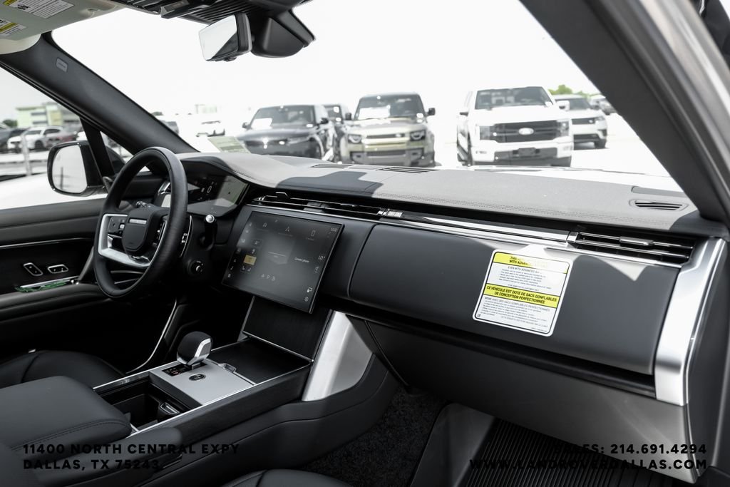 New 2026 1le Land Rover SE image 10