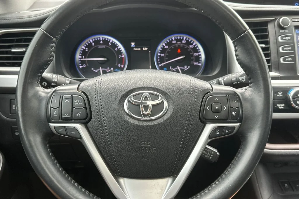 Used 2019 Ooh La La Rouge Mica Toyota XLE image 30
