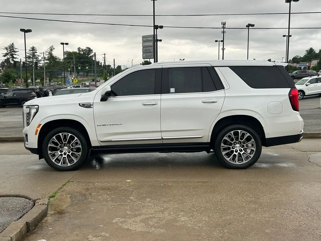 Used 2025 White GMC Denali image 9