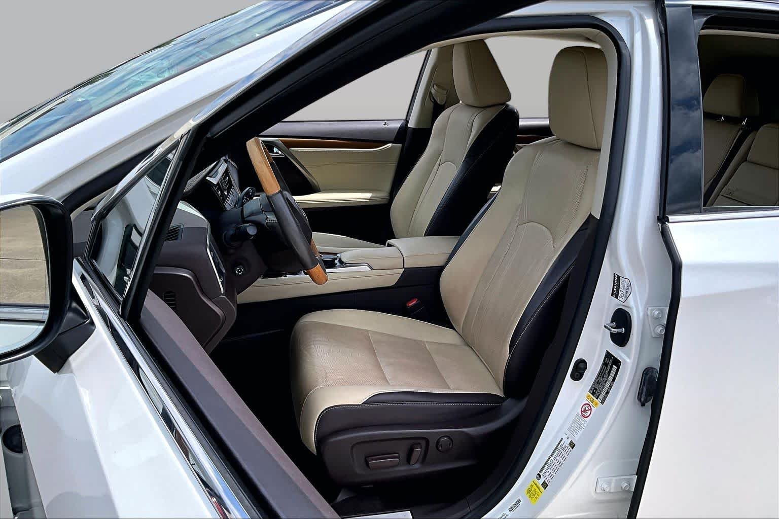 Used 2018 Eminent White Pearl Lexus  image 7