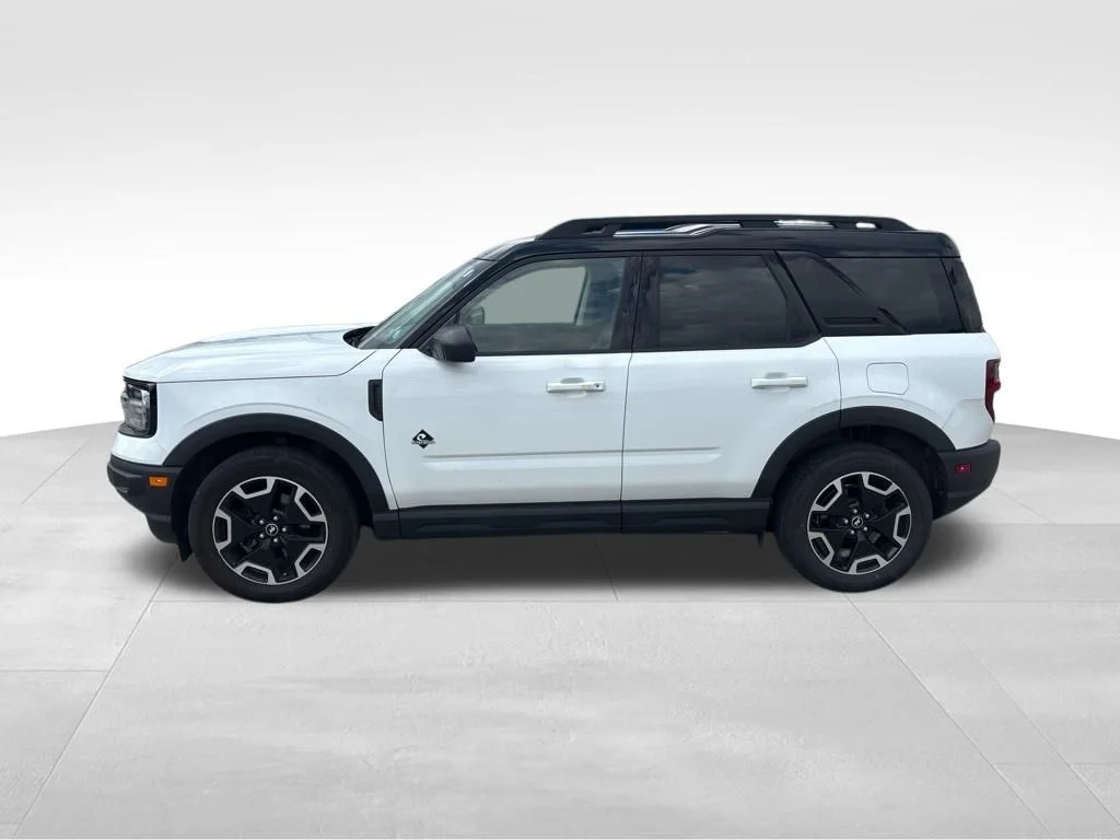 Used 2022 White Ford Outer Banks image 2