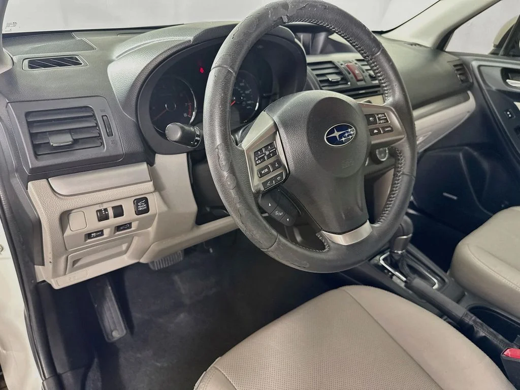 Used 2015 White Subaru 2.5i Touring image 9