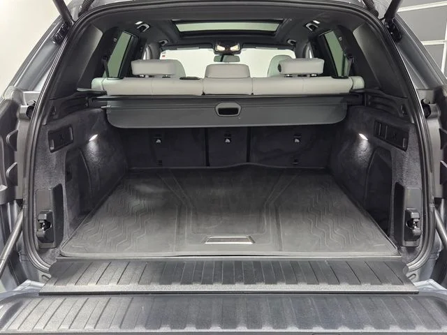 Used 2024 Gray BMW xDrive40i image 12