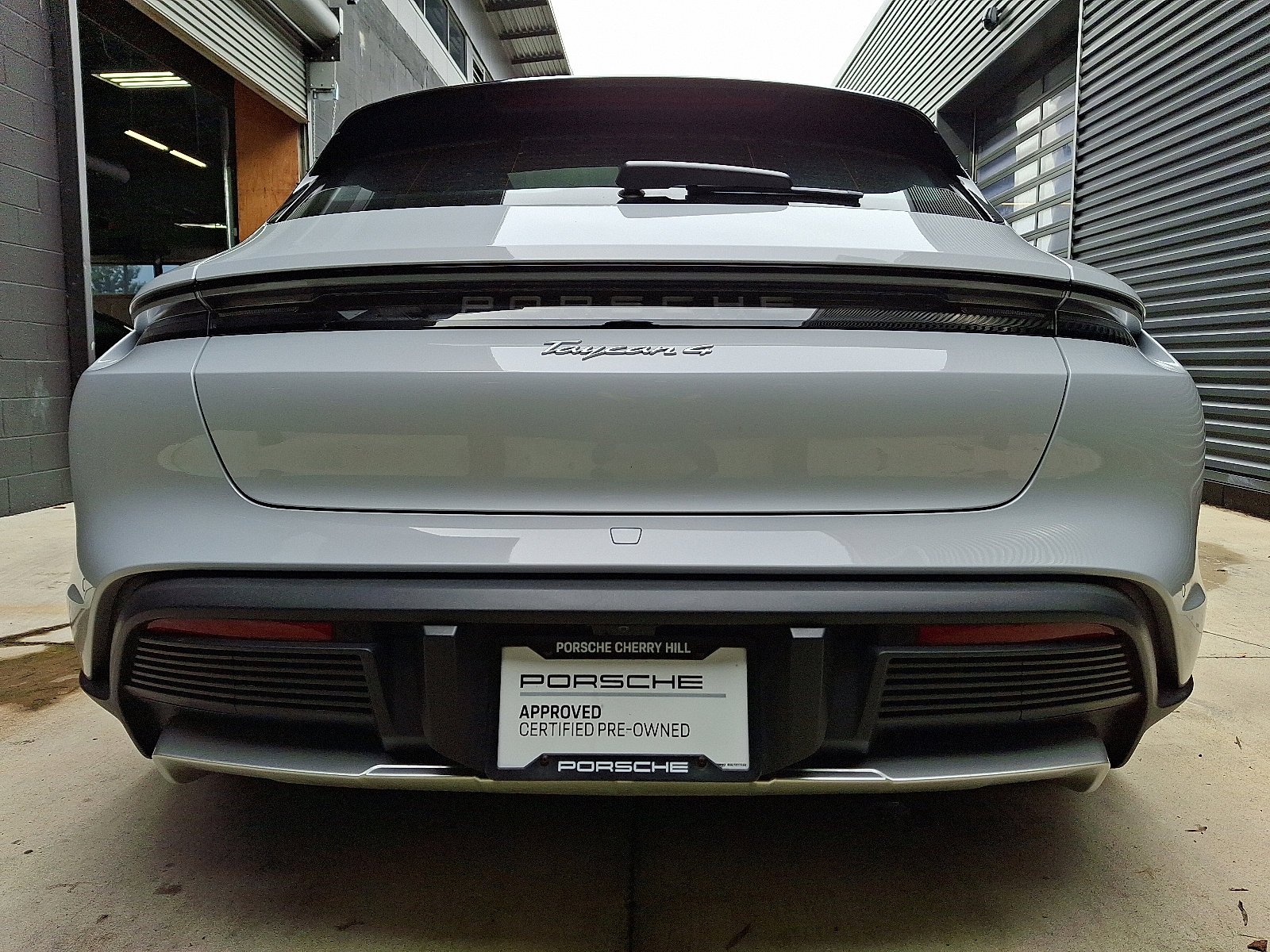 2025 Porsche Taycan Base - Photo 6