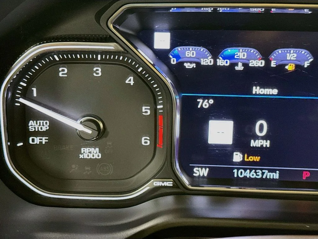 Used 2021 White GMC Denali image 14