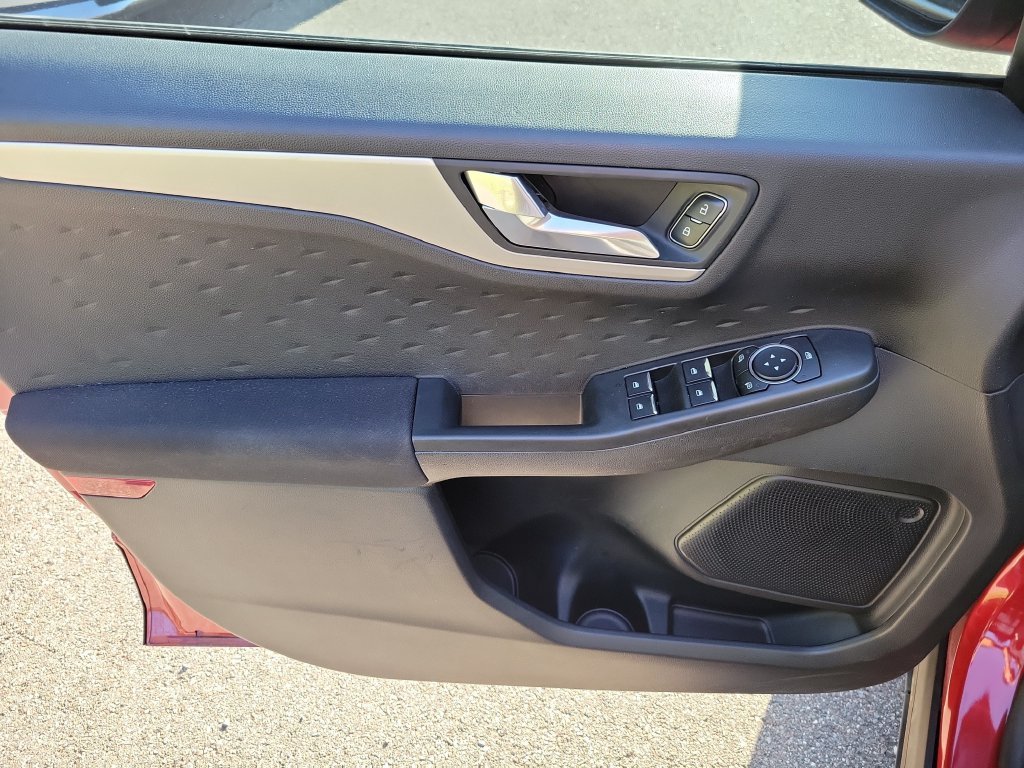 Used 2020 Red Metallic Ford SE image 19