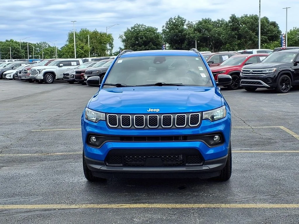Used 2023 Blue Jeep Latitude image 32