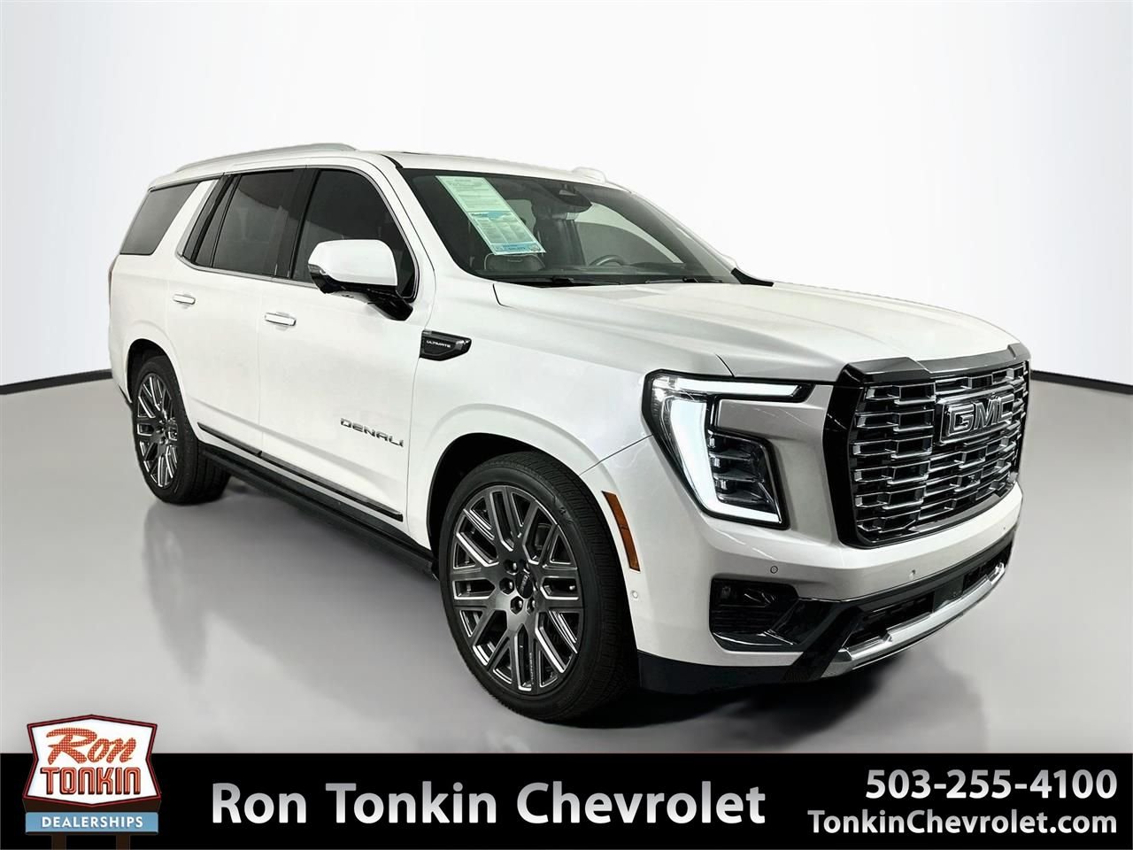 Used 2025 White GMC Denali Ultimate image 1