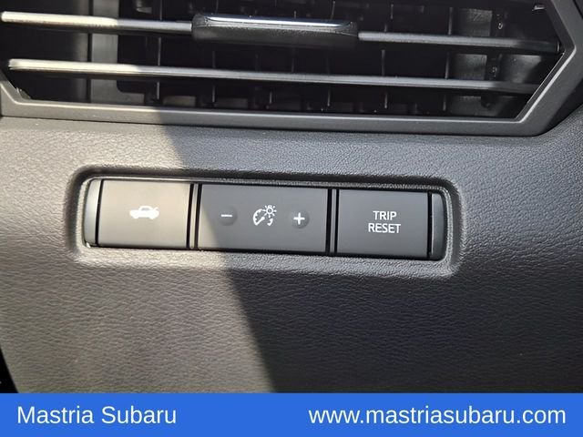 Used 2024 Scarlet Nissan 2.5 SR image 36